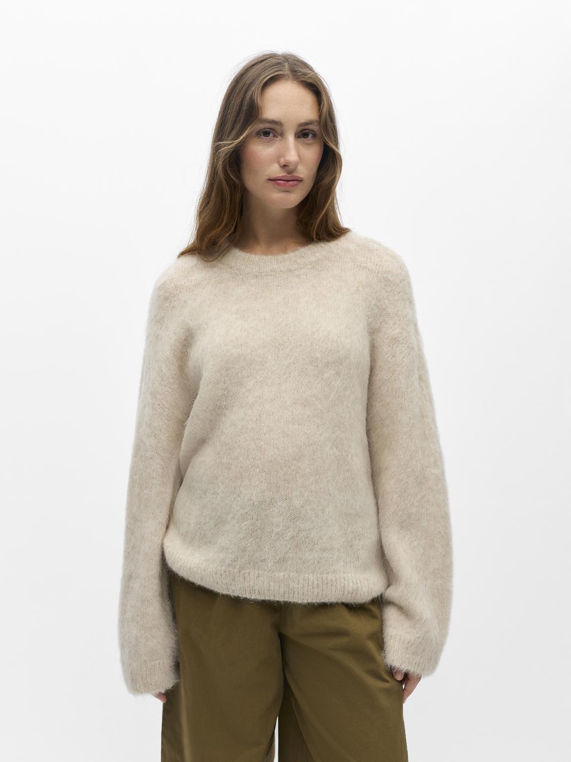 model_shot-front